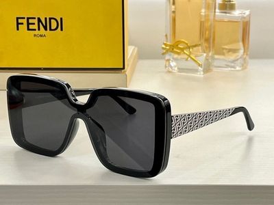 Fendi Sunglasses 472